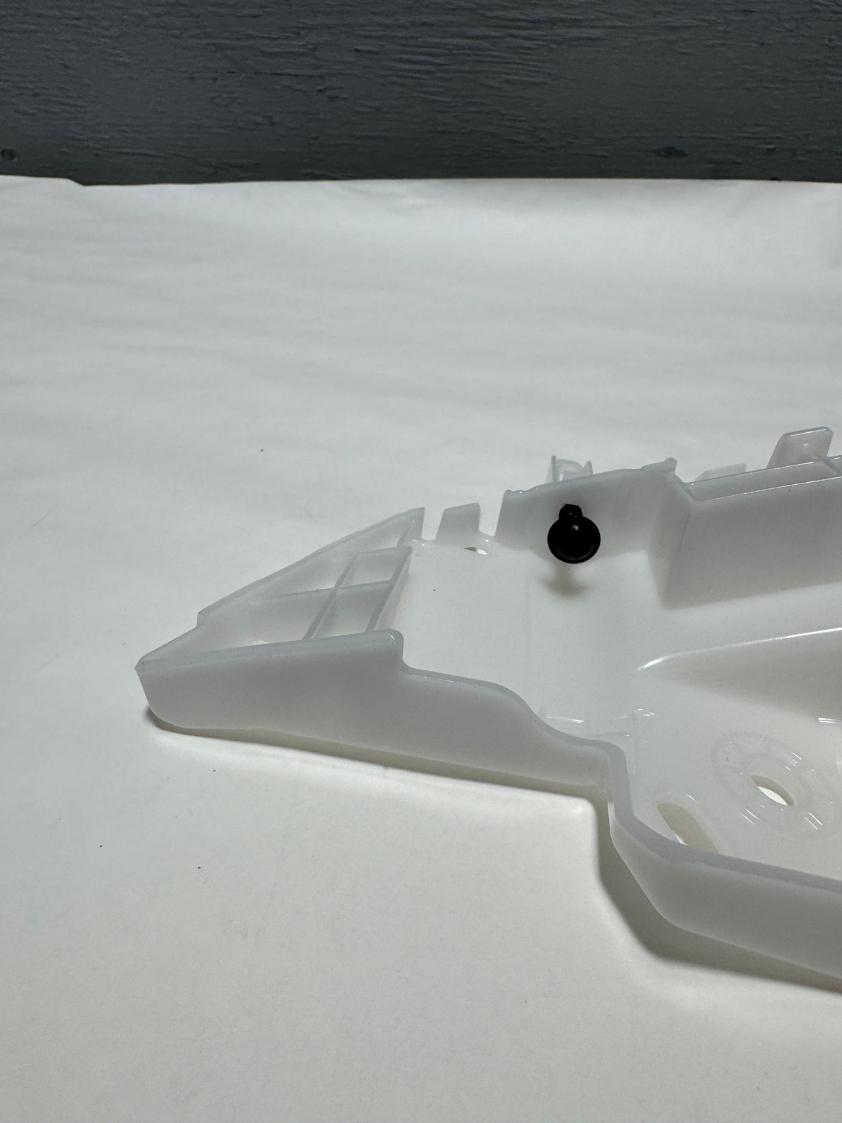 RC50-42768140-B11 2020-2023 Buick Encore GX Driver Side Front Bumper Guide Bracket Not For Sport Touring