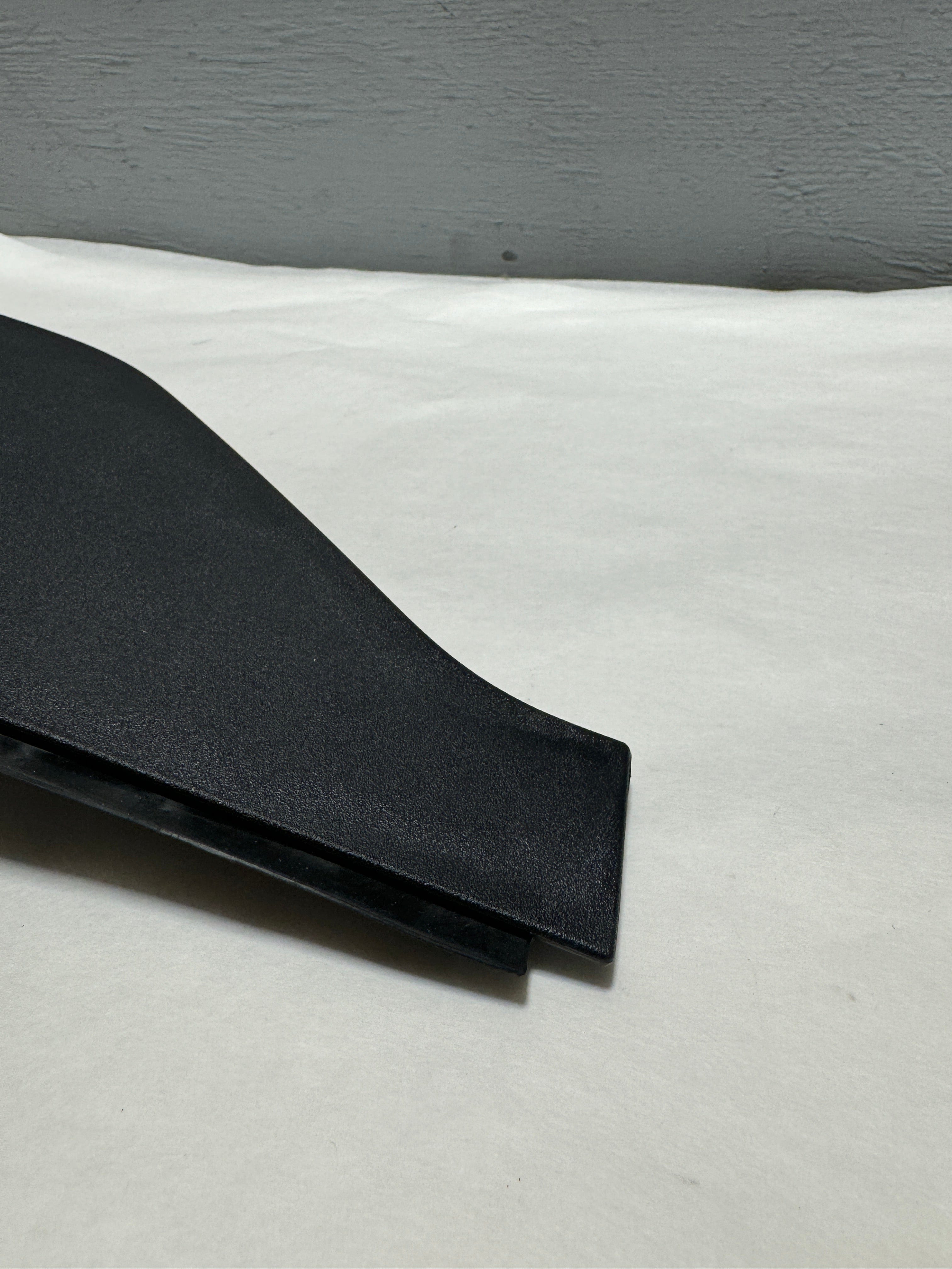 2020-2024 Ford Escape Passenger Side Rear Roof Drip Molding Hinge