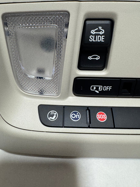 85588481 2020-2023 GMC Acadia Beige Overhead Console For Sunroof Equipped OEM