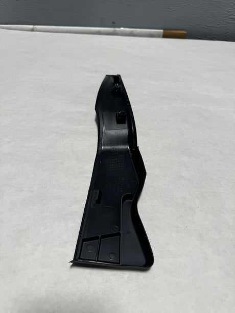 84188444 2020-2023 GMC Acadia Passenger Side Air Inlet Grille Panel Extension OEM