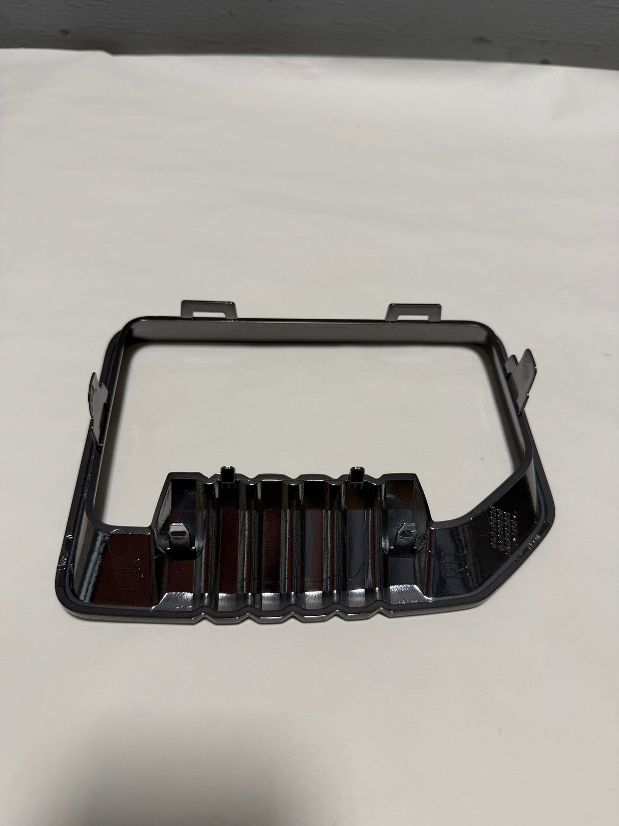 84319826 2020-2023 GMC Sierra 2500 3500 AT4 Passenger Side Fog Light Trim Bezel  Black- For Painted Bumper Equipped Only