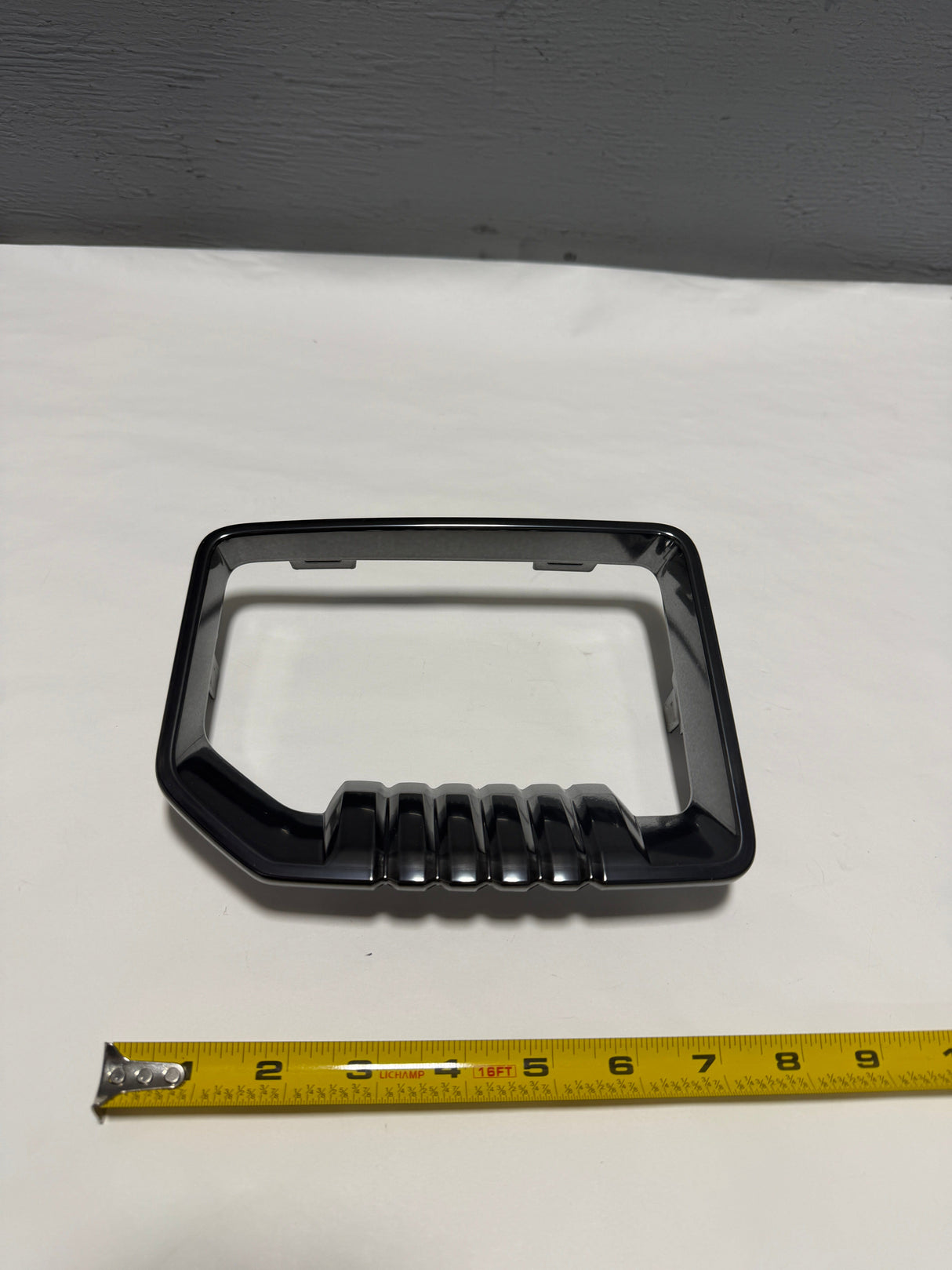 84319826 2020-2023 GMC Sierra 2500 3500 AT4 Passenger Side Fog Light Trim Bezel  Black- For Painted Bumper Equipped Only
