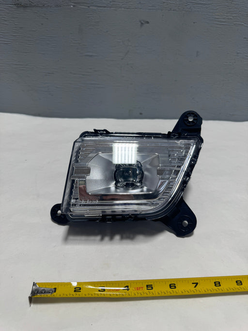 CL-1024-87816044-C19 2020-2023 Silverado 2500 3500 HD Passenger Side OEM Fog Light