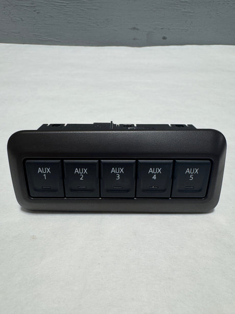 84688686-C9 2020-2023 Silverado Sierra 2500 3500 Auxiliary Upfitter 5 Button Switch OEM