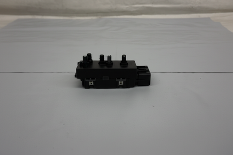 2020-2023 Silverado Sierra 2500 3500 Driver Power Seat Switch For Power Ventilated W/O Massage