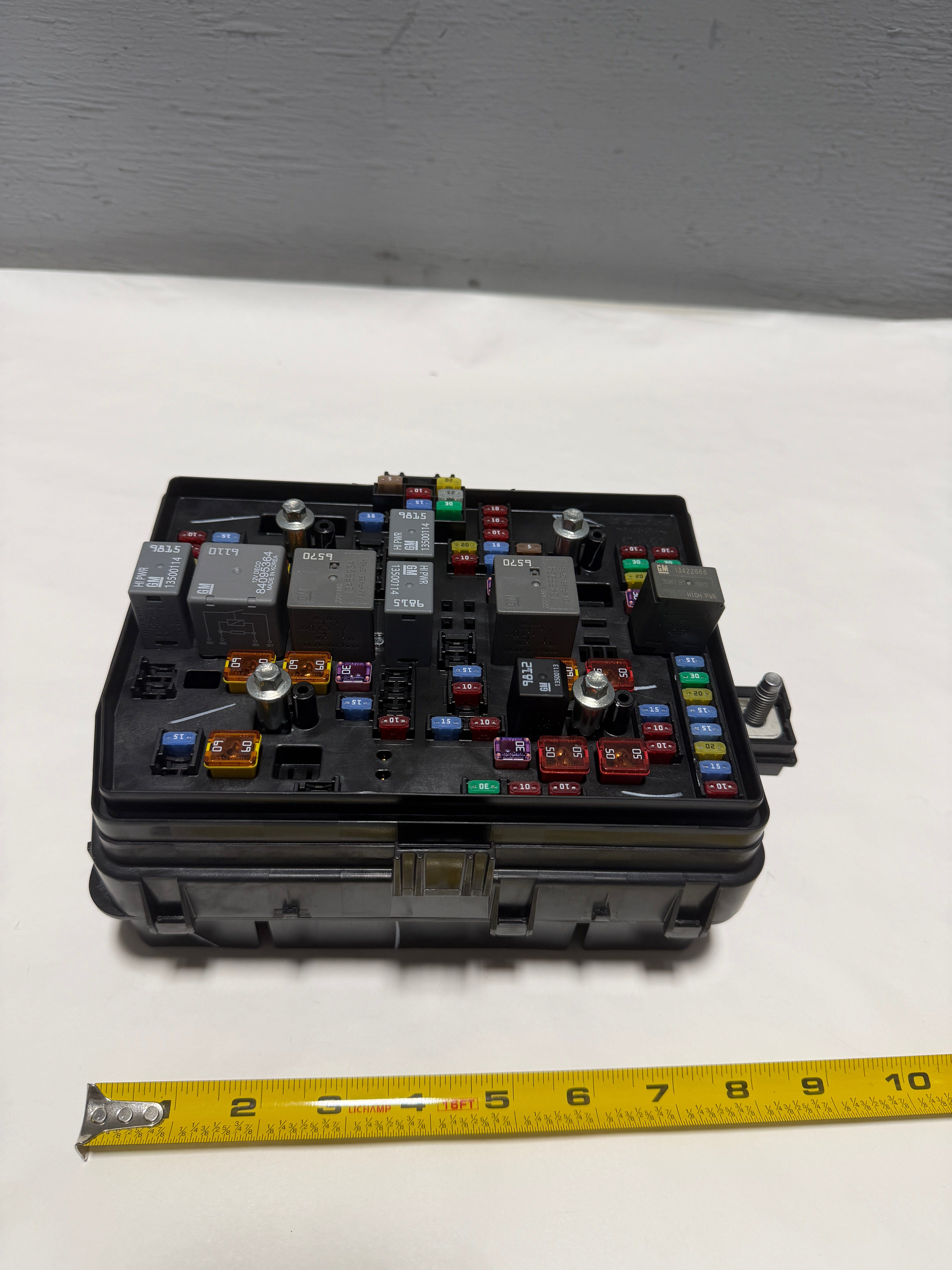 2020-2023 Silverado Sierra 6.6 Duramax Underhood Fuse Block