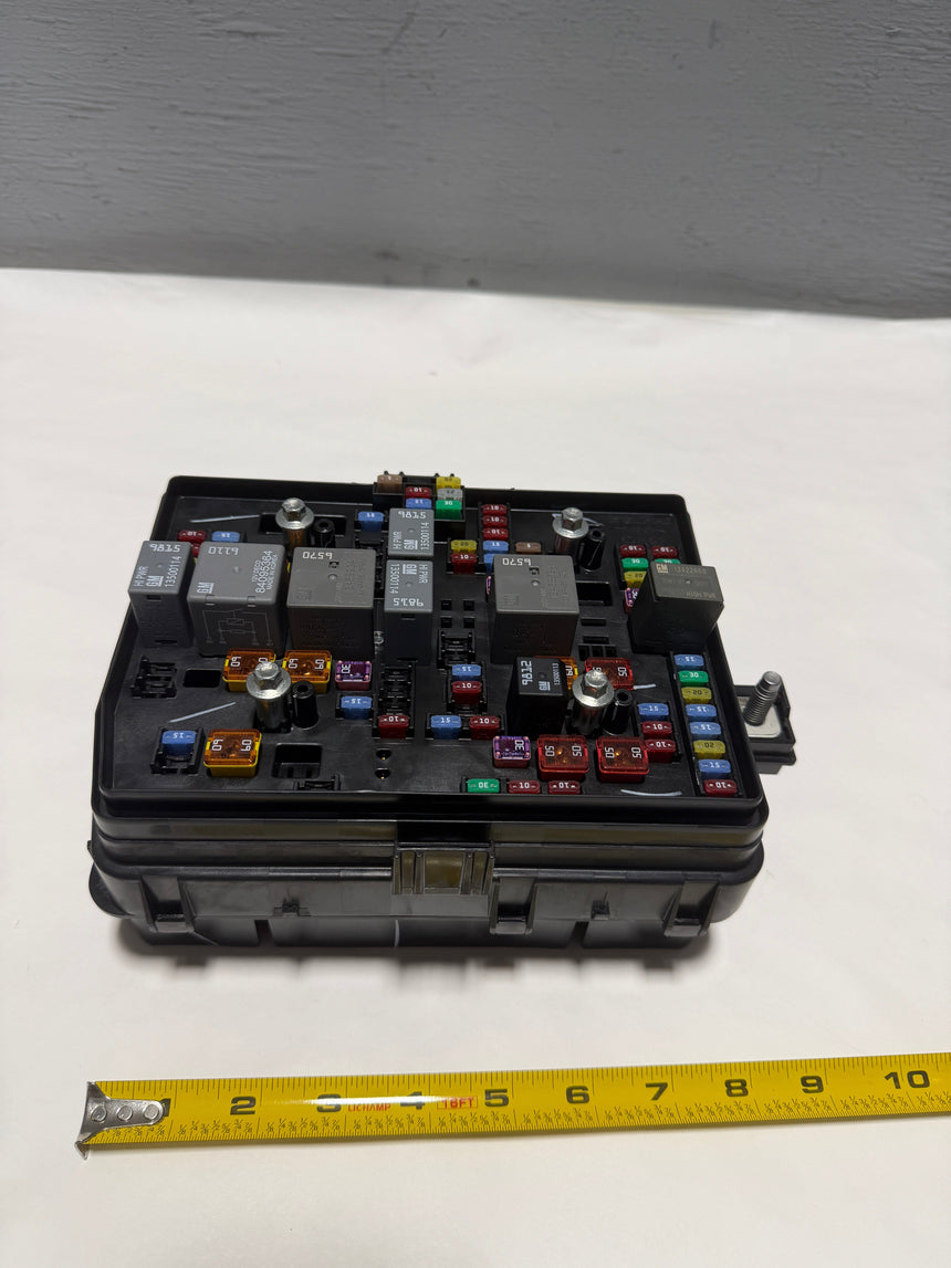 2020-2023 Silverado Sierra 6.6 Duramax Underhood Fuse Block Genuine OEM