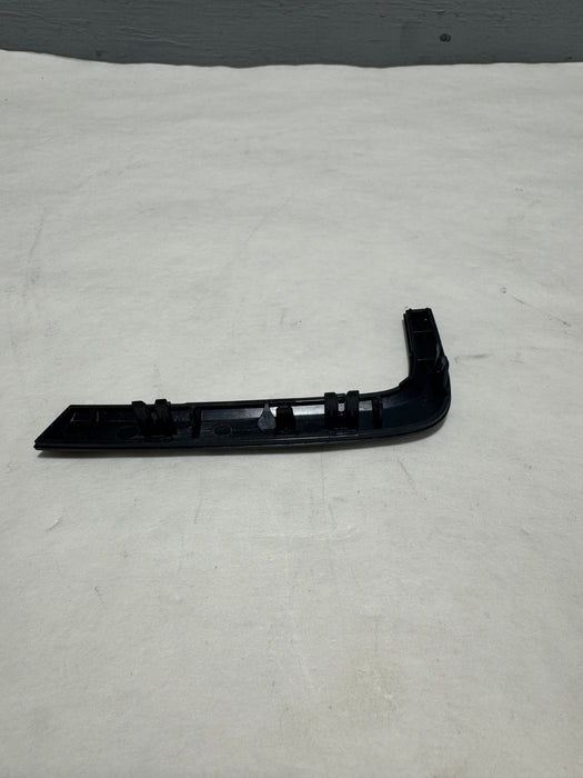 84338749 2020-2023 Silverado Sierra Black Passenger Side Roof Console Lamp Side Trim Plate OEM