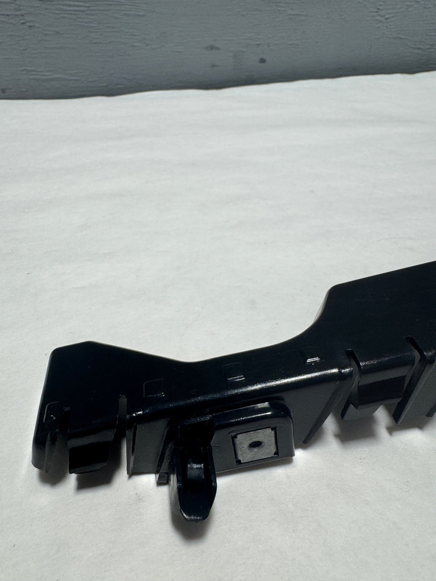 2020-2024 Chevrolet Silverado Passenger Side Front Bumper Bracket Guide Mount