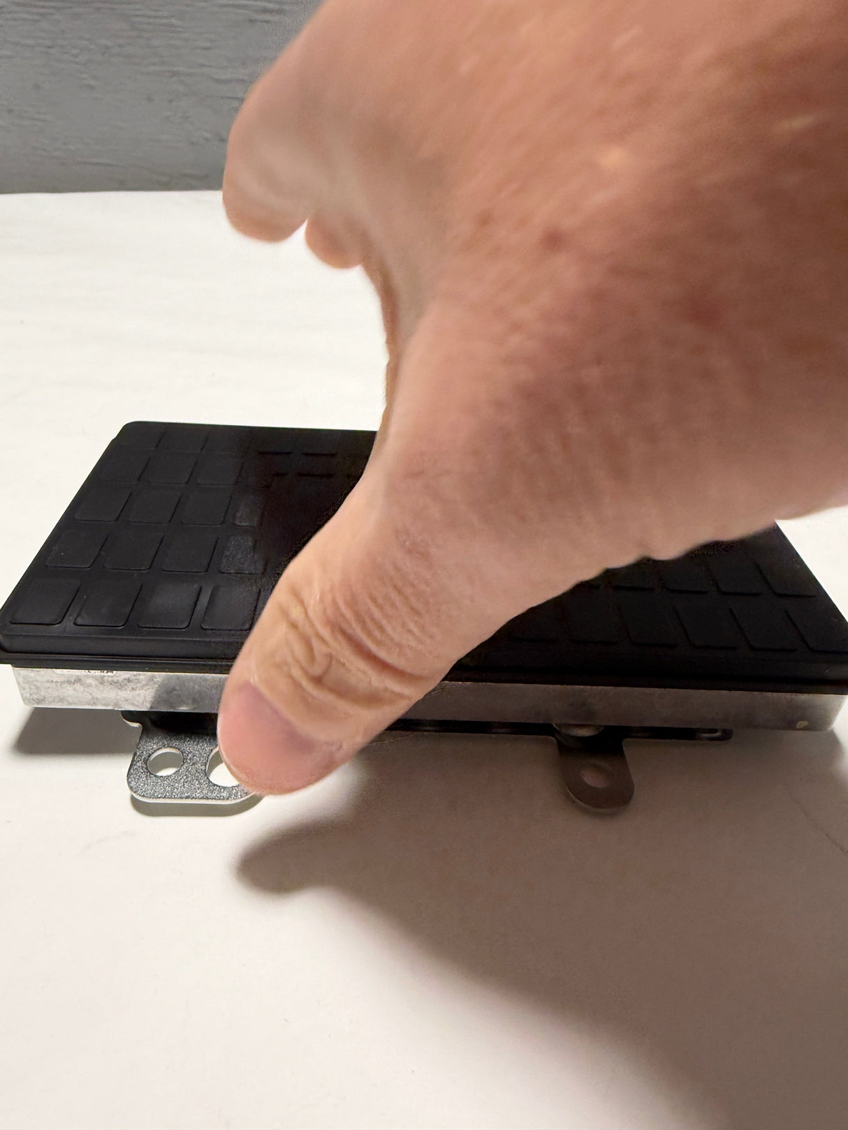 LL1Z-19J235-C 2020-2024 Ford Explorer Wireless Charging Pad Module Genuine OEM New