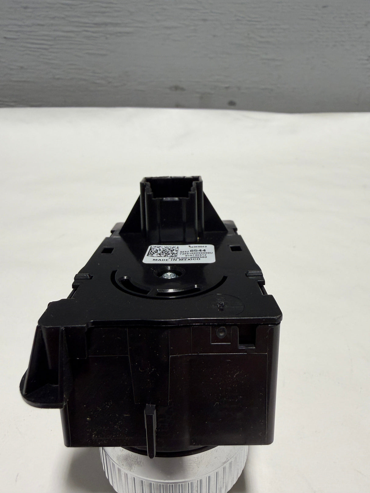 84526544 2020-2024 GMC Sierra 2500 3500 HeadLight Switch W/O Perimeter Lighting with Fog Lamps OEM