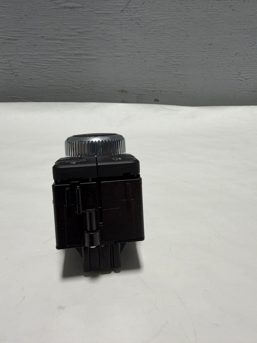2020-2024 GMC Sierra 2500 3500 HeadLight Switch W/O Perimeter Lighting with Fog Lamps OEM