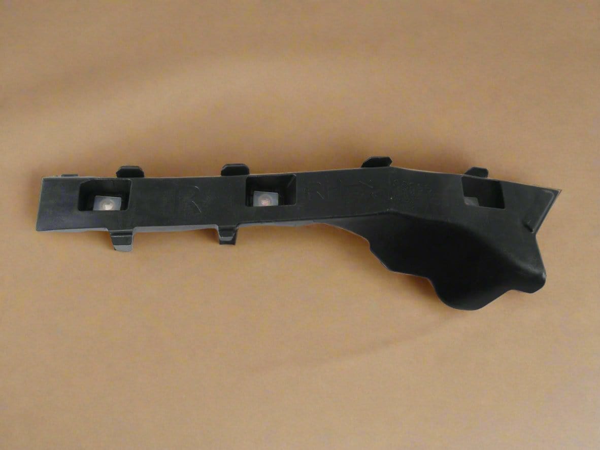 86652-K0000 2020-2024 Kia Soul Passenger Side Rear Bumper Side Bracket OEM