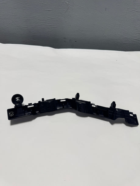 85797921 2020-2024 Silverado 2500 3500 Drivers Side Front Bumper Guide For Non LED Headlights Only