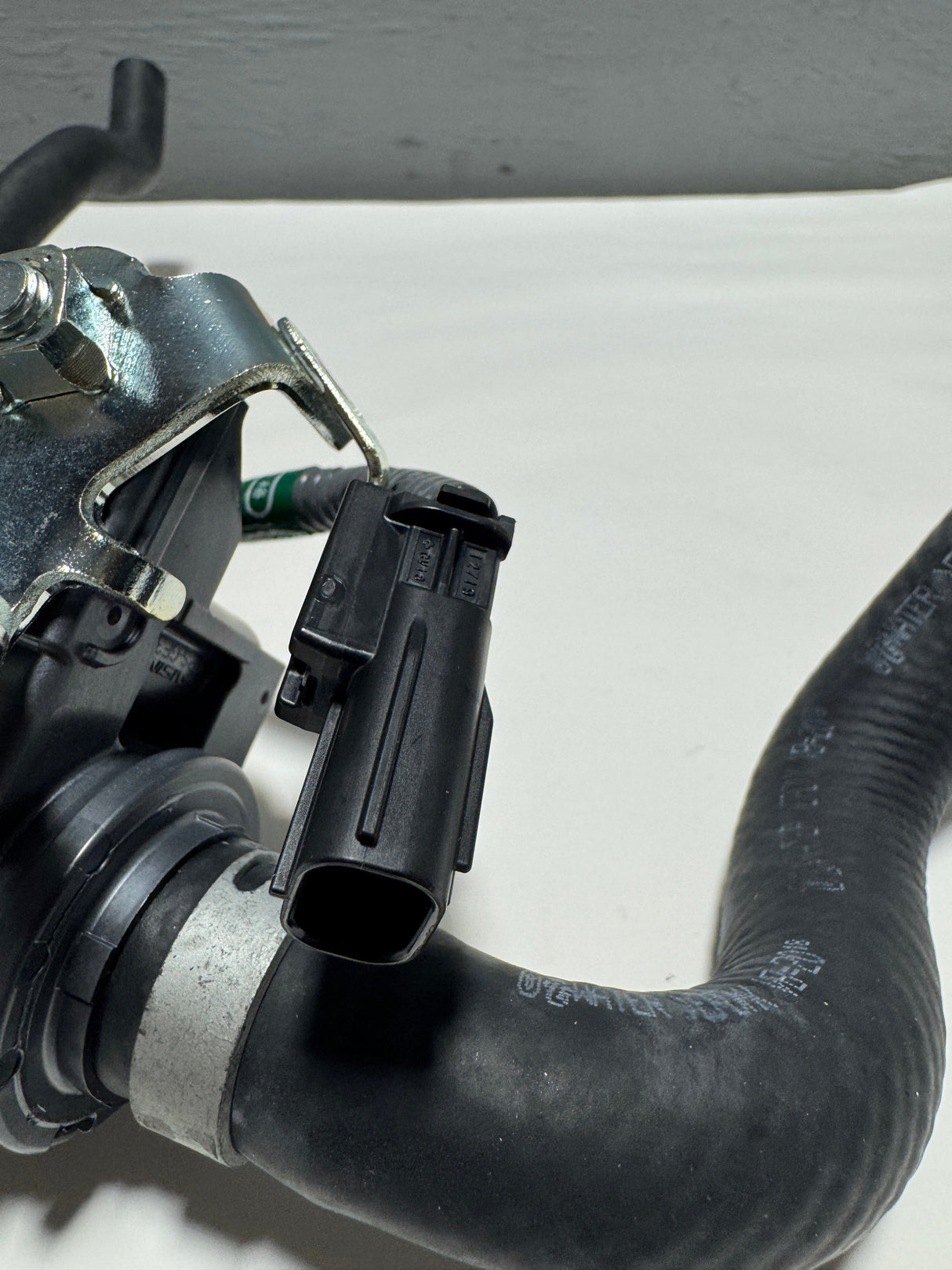 16261-F0012 2020-2024 Toyota Camry Rav4 2.5 L Non Hybrid Coolant Bypass Hose & Valve OEM