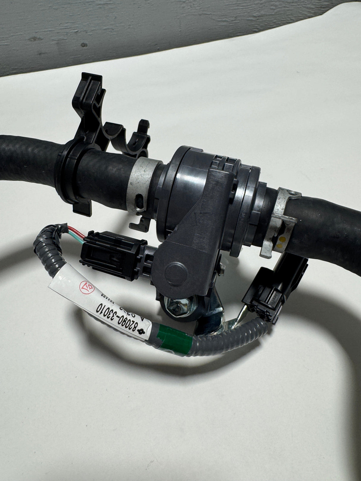 16261-F0012 2020-2024 Toyota Camry Rav4 2.5 L Non Hybrid Coolant Bypass Hose & Valve OEM