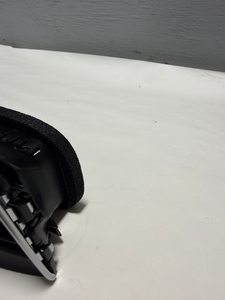 84303636 2020-2025 Chevrolet Blazer Silver Back Of Console Rear Seat Air Vent OEM Genuine