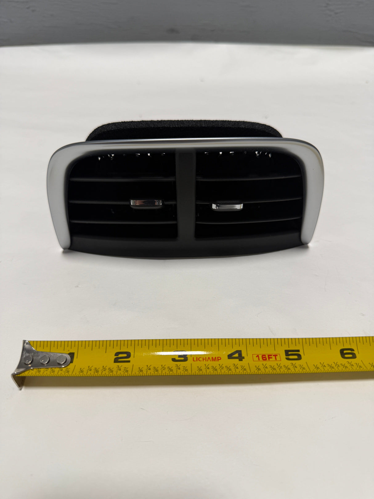 84303636 2020-2025 Chevrolet Blazer Silver Back Of Console Rear Seat Air Vent OEM Genuine