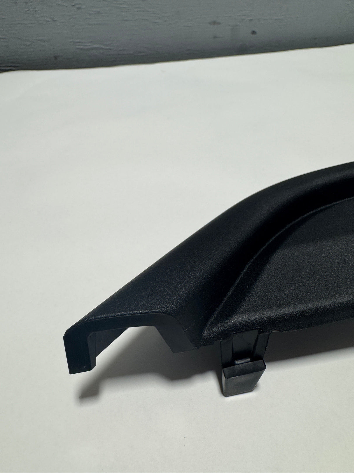 LB5Z-17E811-AB 2020-2025 Ford Explorer Police Interceptor Front Tow Hook Cover Genuine OEM New