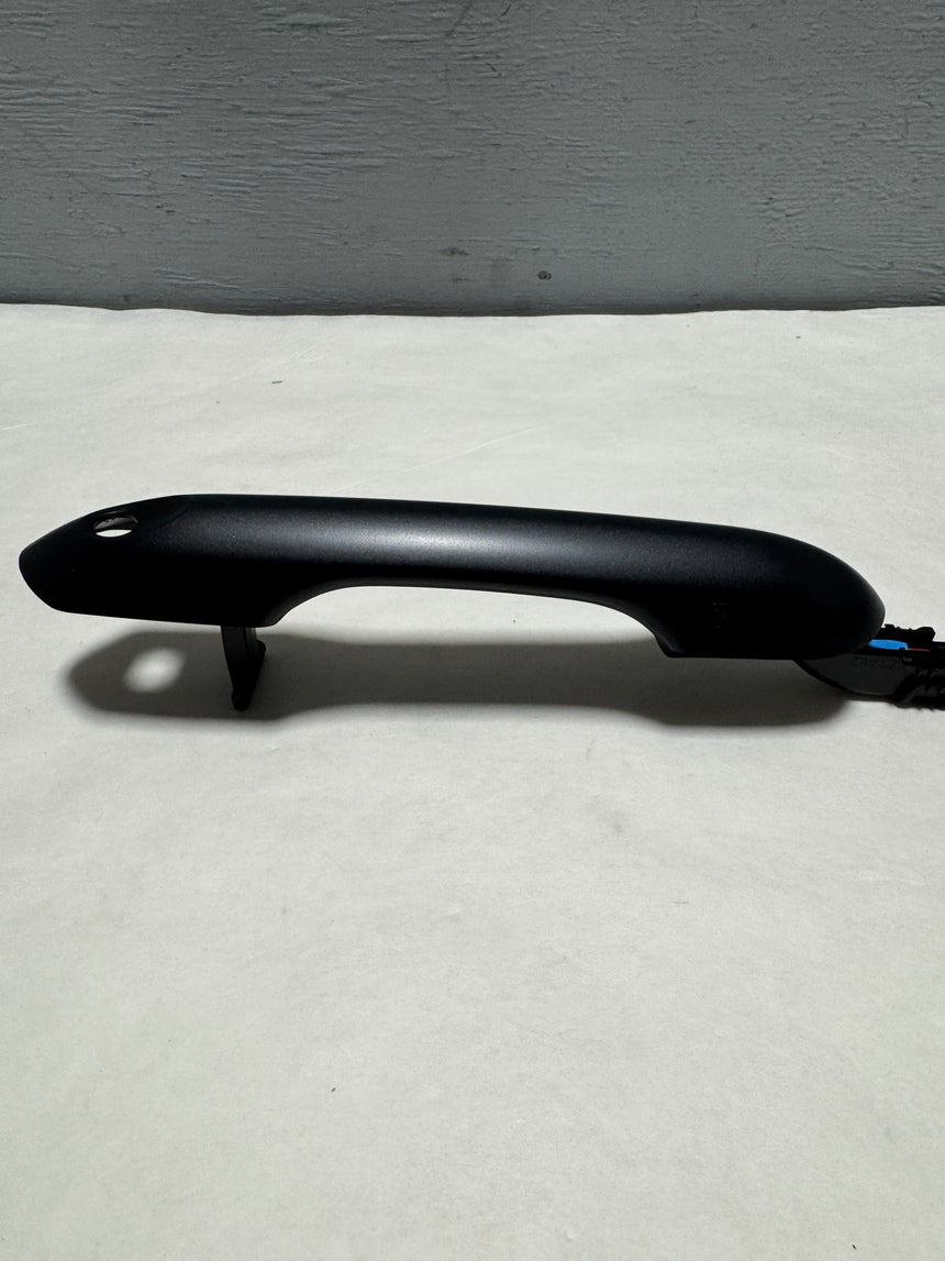 2020-2025 Ford Explorer XLT Driver Door Outside Door Handle - Unpainted OEM