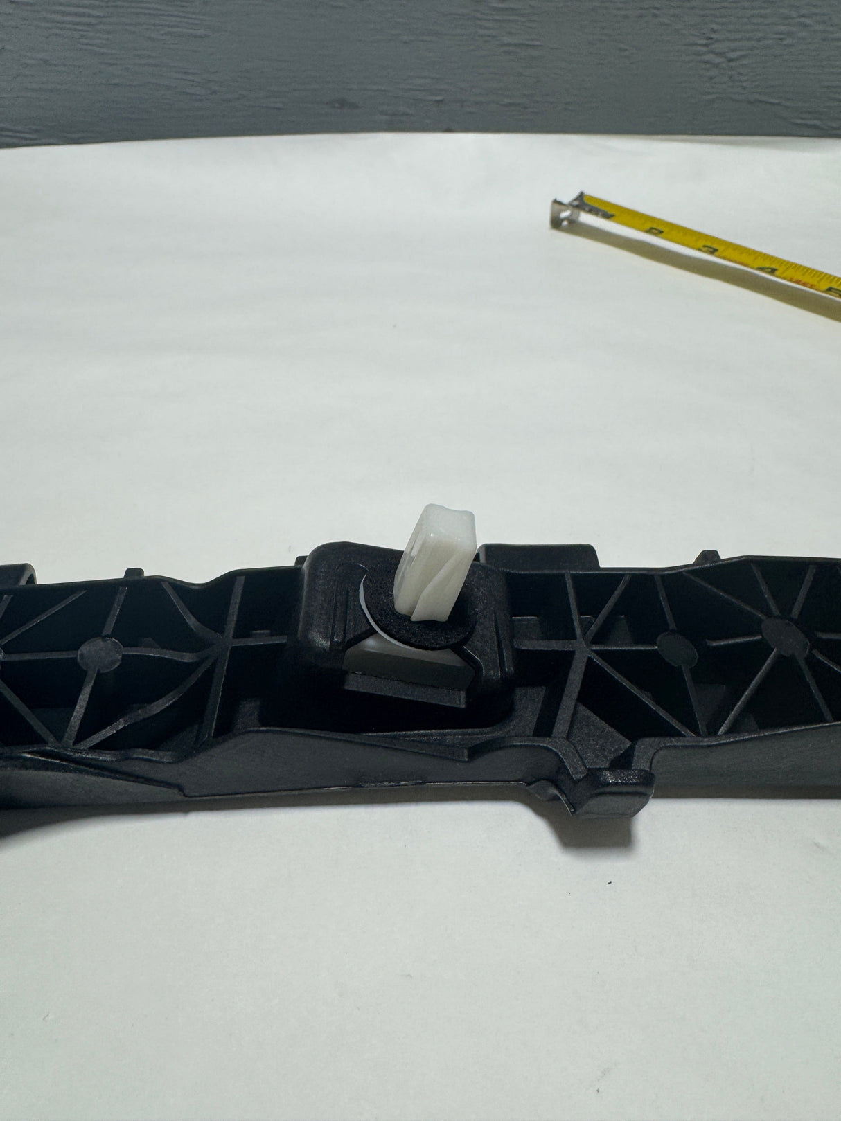 86652-K0000 2020-2025 Kia Soul Passenger Side Rear Bumper Side Bracket OEM