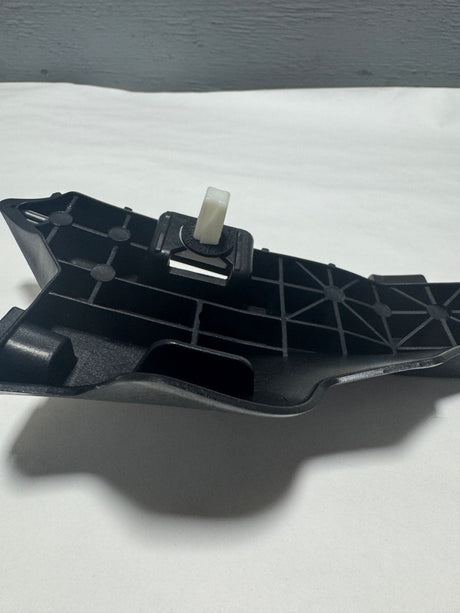 86652-K0000 2020-2025 Kia Soul Passenger Side Rear Bumper Side Bracket OEM