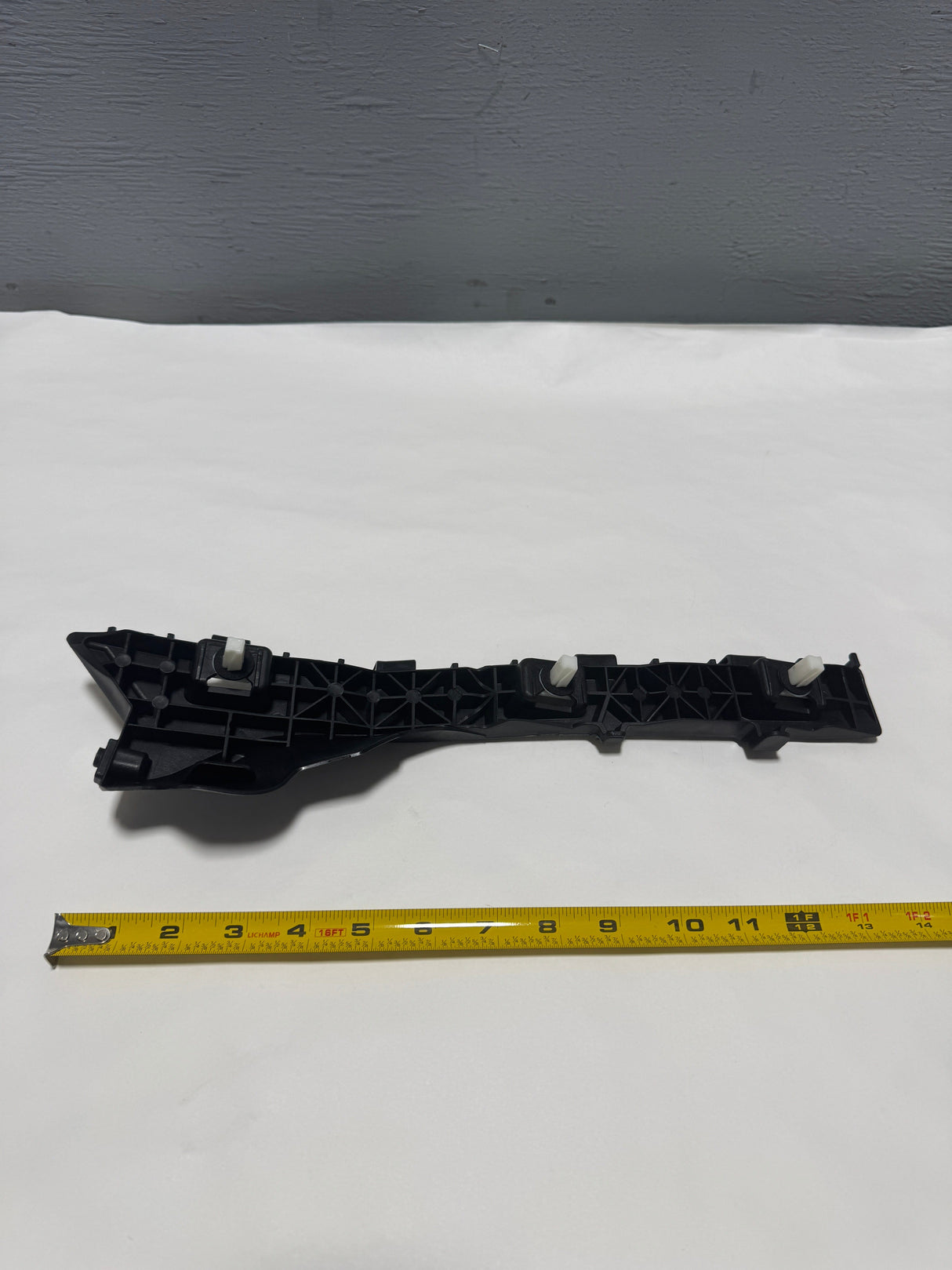 86652-K0000 2020-2025 Kia Soul Passenger Side Rear Bumper Side Bracket OEM