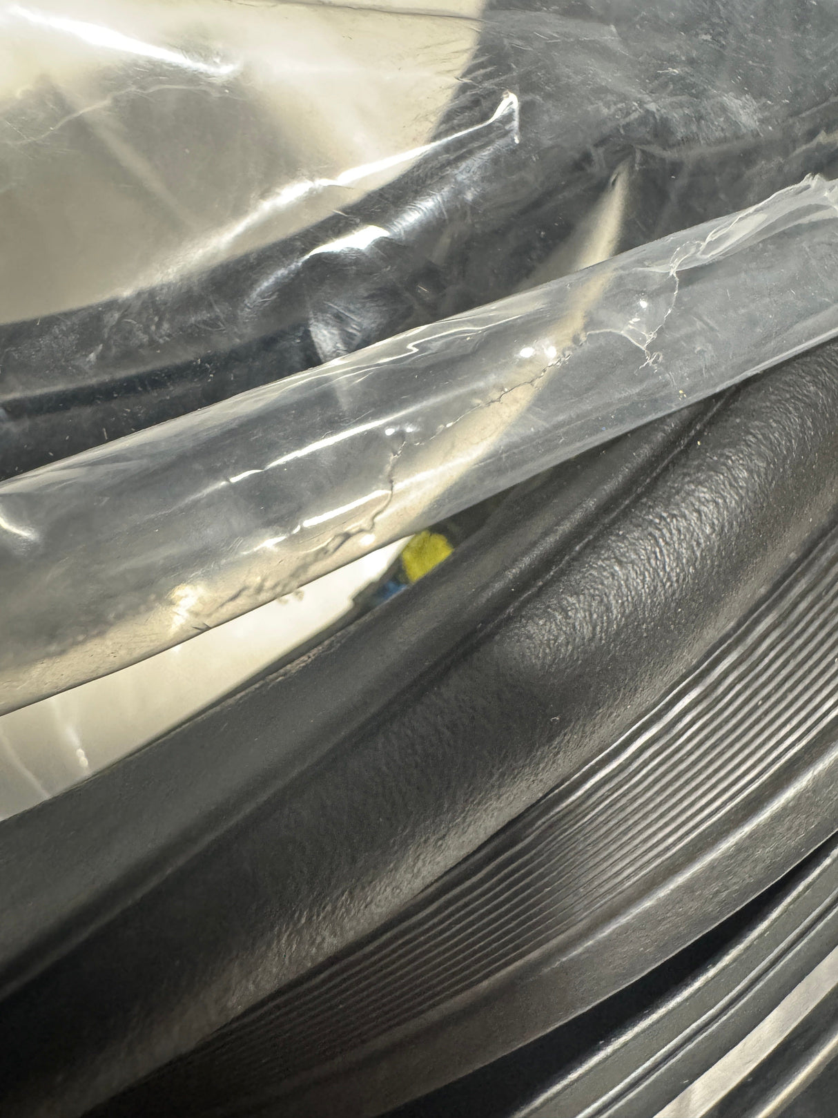 81761-S9000 2020-2025 Kia Telluride Tailgate Opening Weatherstrip Seal OEM