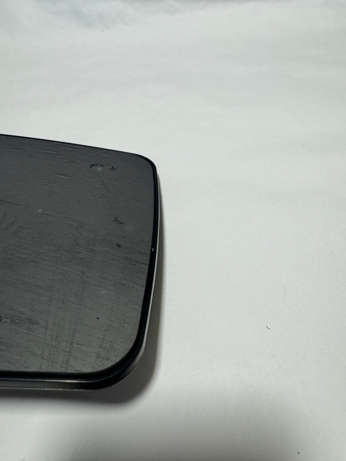 84309705 2020-2025 Sierra Silverado 1500 Passenger Side Power Mirror Glass For Heated and Blind Spot