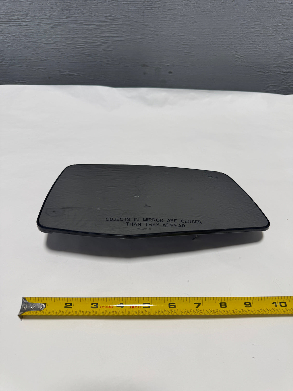 84309705 2020-2025 Sierra Silverado 1500 Passenger Side Power Mirror Glass For Heated and Blind Spot