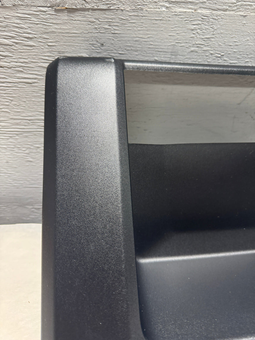2020-2025 Sierra Silverado 2500 3500 Passenger Side Front Bed Step Trim Bezel For 6.9. or 8 Ft Bed