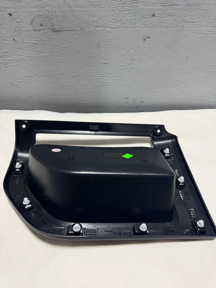 2020-2025 Sierra Silverado 2500 3500 Passenger Side Front Bed Step Trim Bezel For 6.9. or 8 Ft Bed