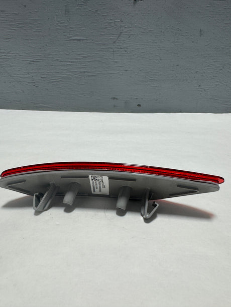 CL-1224-85140232-J1 2021-2023 Buick Envision Passenger Side Rear Bumper Red Reflector OEM New