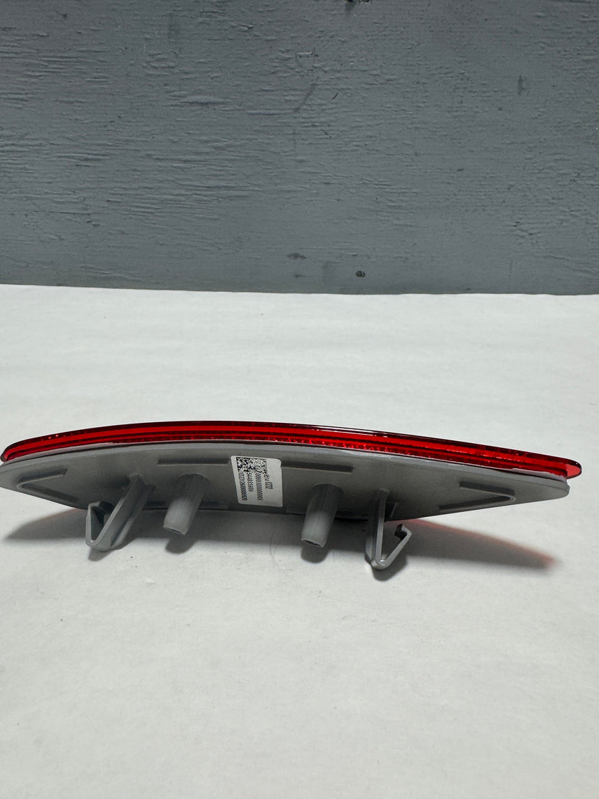 2021-2023 Buick Envision Passenger Side Rear Bumper Red Reflector OEM New