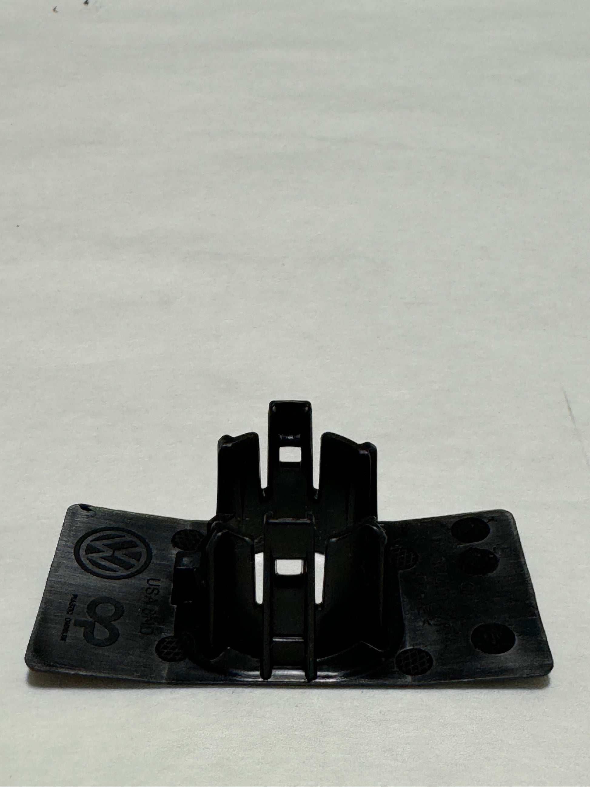 CL-0924-3CN-919-491-D-D21 2021-2023 Volkswagen Atlas Parking Sonar Sensor Mount Plate 3CN-919-491-D