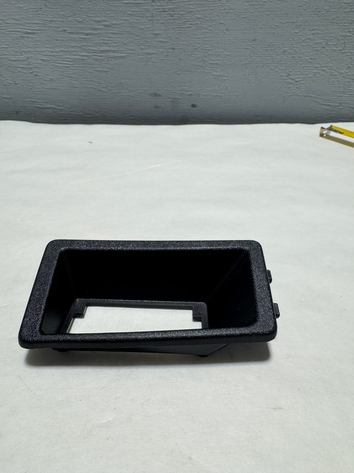 M1PZ-17A385-BB 2021-2024 Ford Bronco Sport Driver Side License Plate Lamp Bezel Genuine OEM