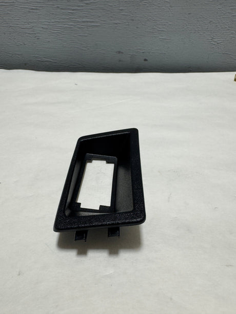 M1PZ-17A385-BB 2021-2024 Ford Bronco Sport Driver Side License Plate Lamp Bezel Genuine OEM