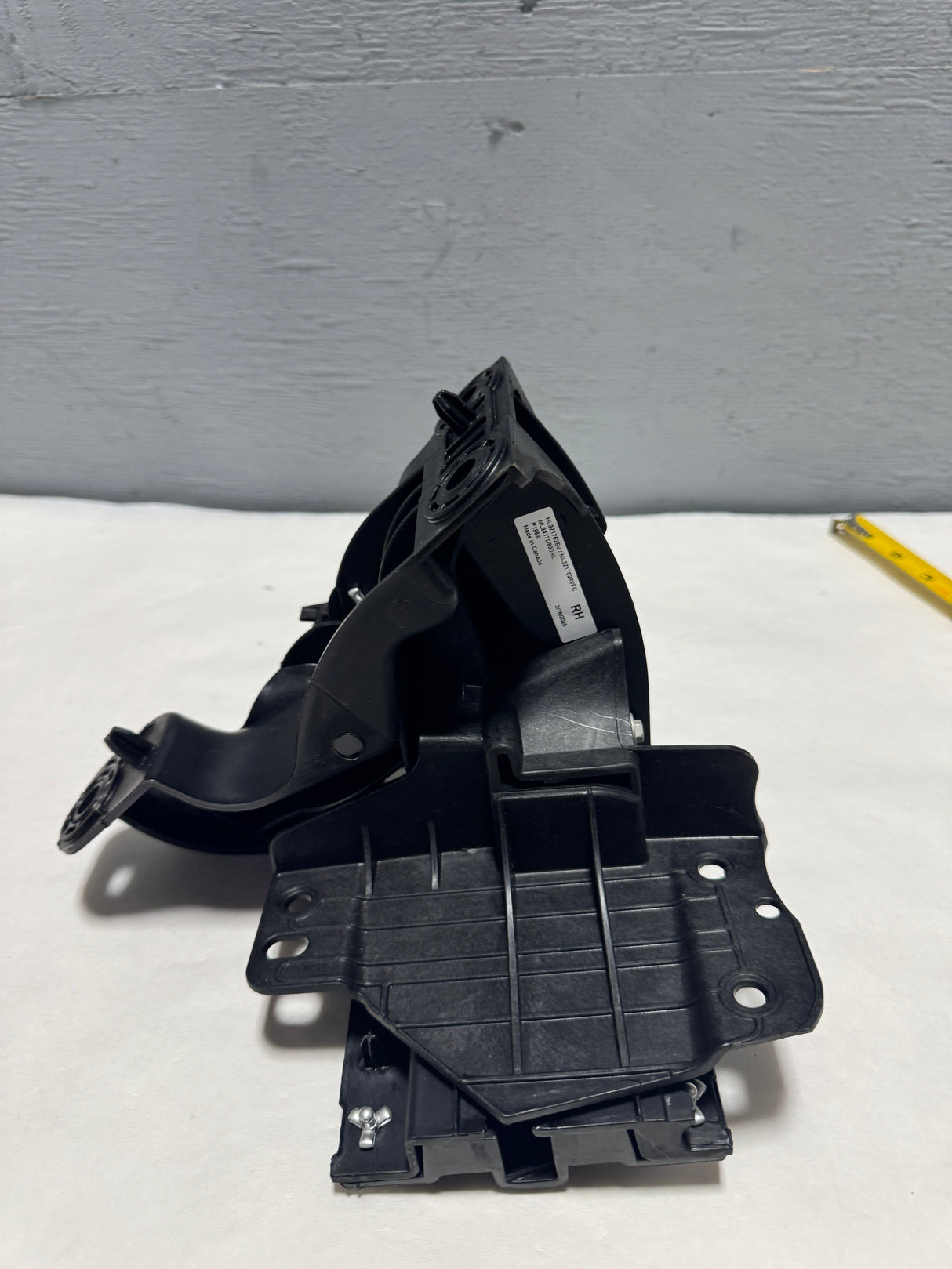 ML3Z-17626-T 2021-2024 Ford F-150 RH Passenger Side Air Dam AAD Motor Spring Actuator OEM