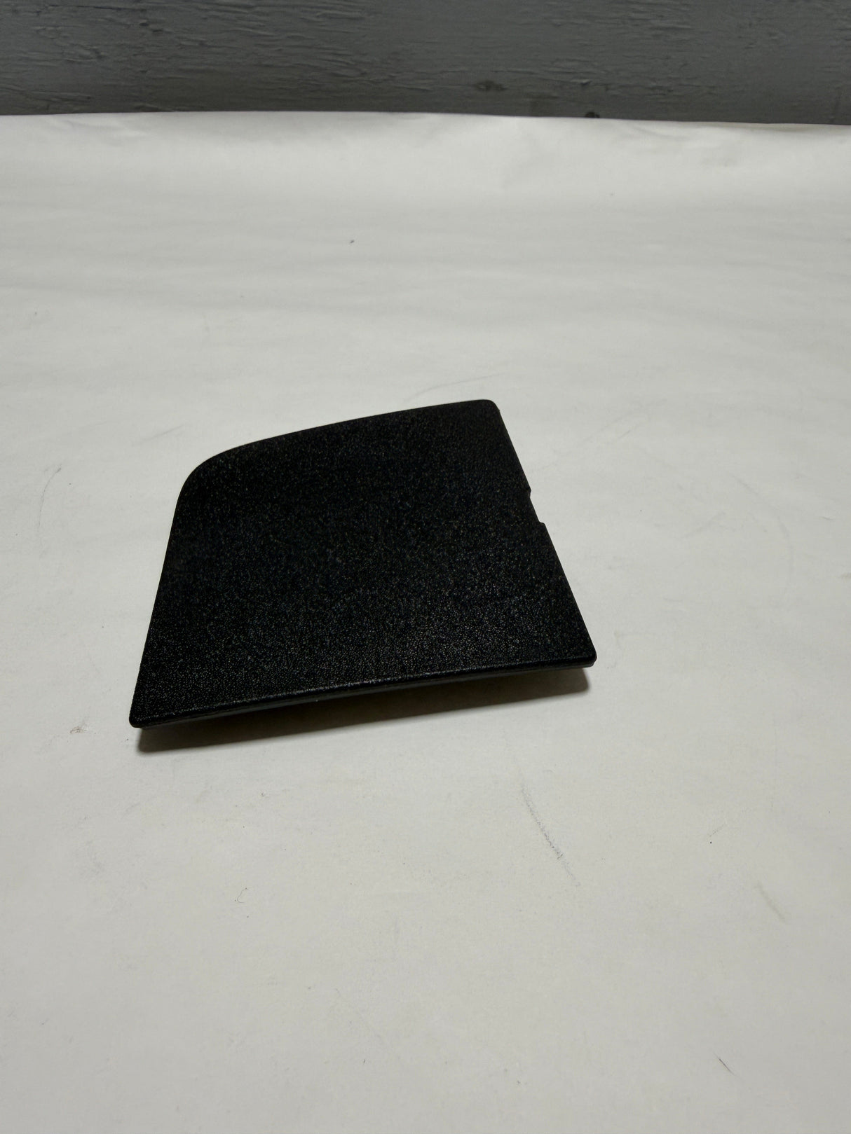 84371236 2021-2024 GMC Yukon Front Bumper Engine Block Heater Wiring Cover Genuine OEM