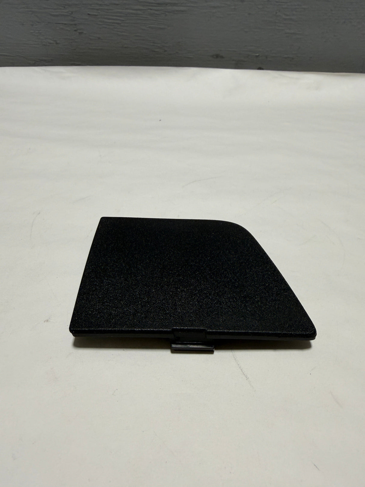 84371236 2021-2024 GMC Yukon Front Bumper Engine Block Heater Wiring Cover Genuine OEM