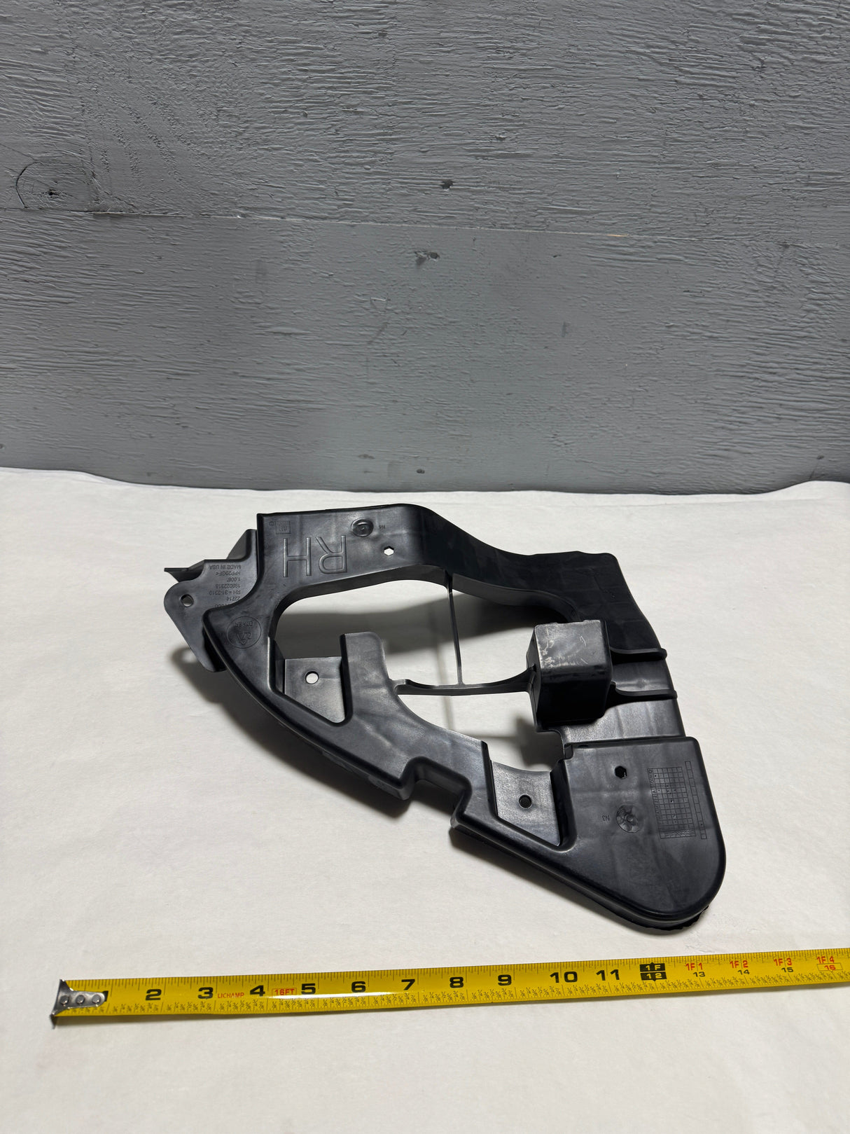 84861006 2021-2024 GMC Yukon Passenger Side Front Bumper Outer Reinforcement Bracket OEM