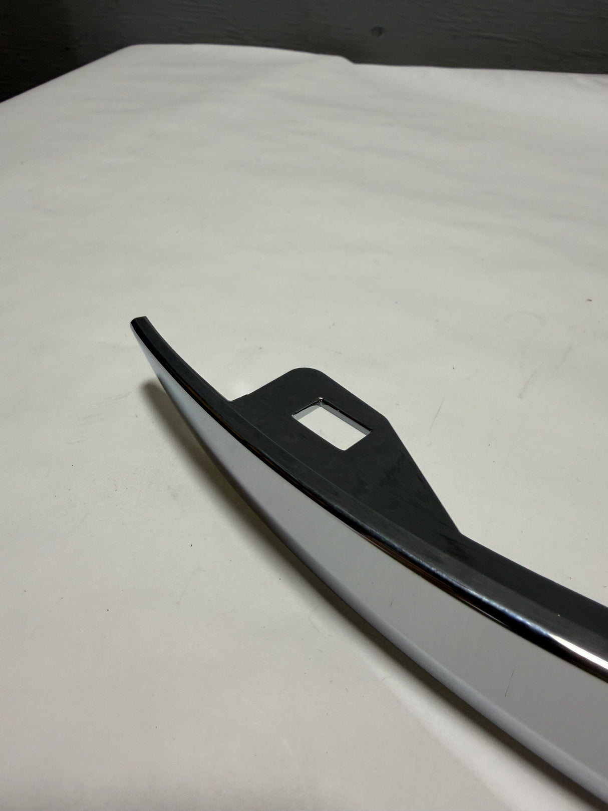 6UP70SZ0AA 2021-2024 Jeep Grand Cherokee "L" Passenger Side Front  Bumper Chrome Molding OEM