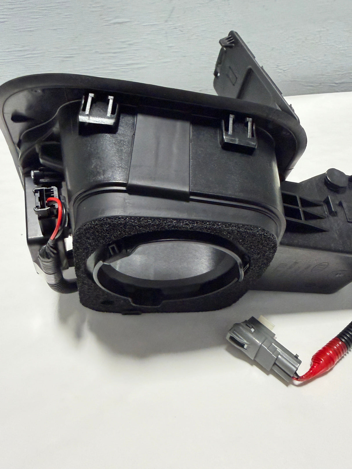 81595-L3010 2021-2024 Kia K5 Gas Fuel Pocket With Hinge OEM