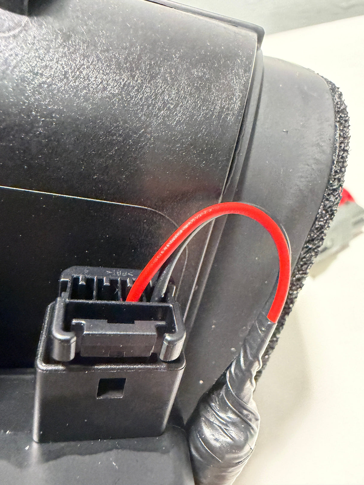 81595-L3010 2021-2024 Kia K5 Gas Fuel Pocket With Hinge OEM