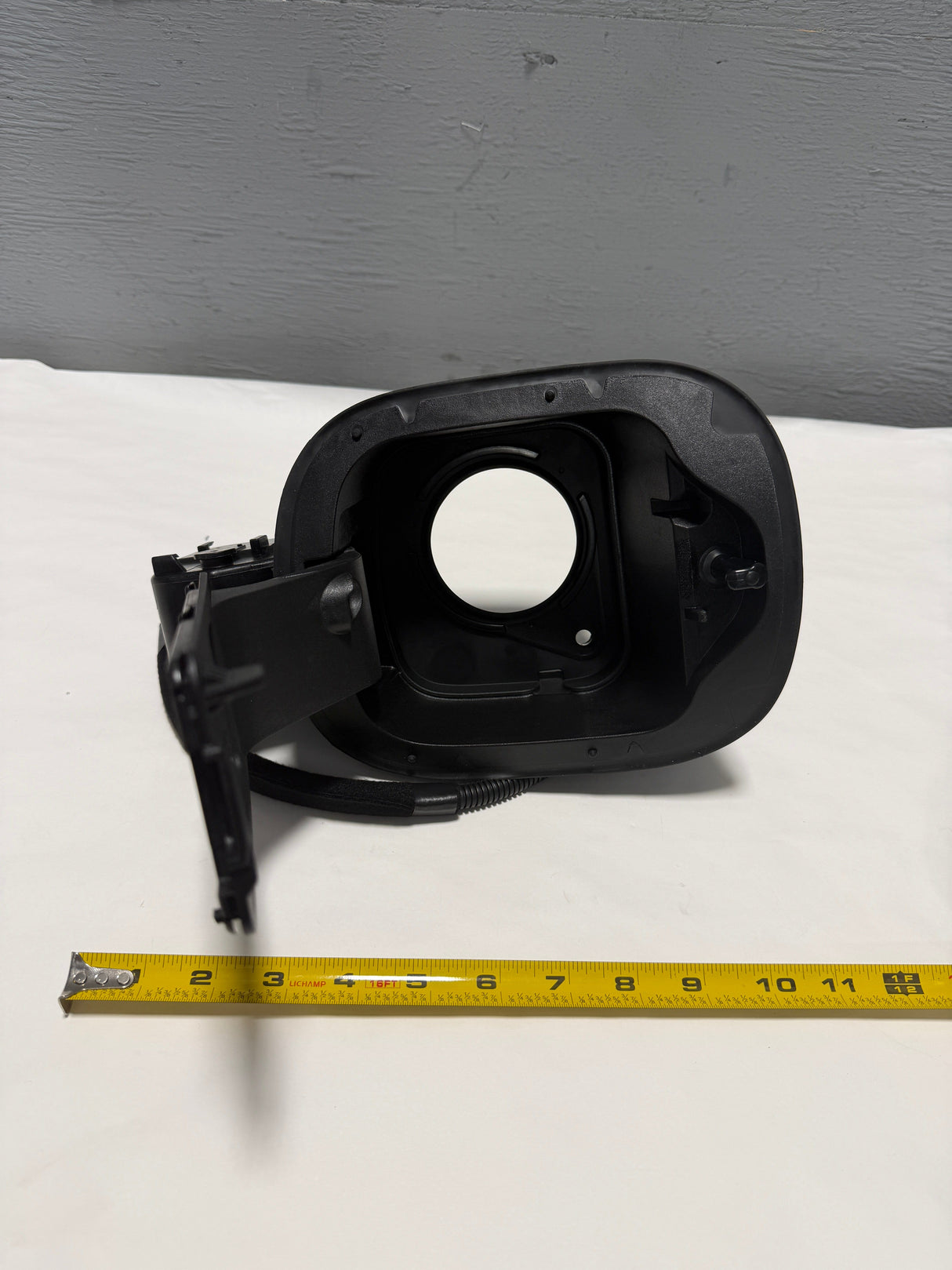 81595-L3010 2021-2024 Kia K5 Gas Fuel Pocket With Hinge OEM