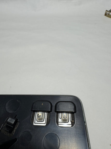 84642723 2021-2024 Tahoe or Yukon Passenger Side Door Mirror Glass W/ Blind Spot Light