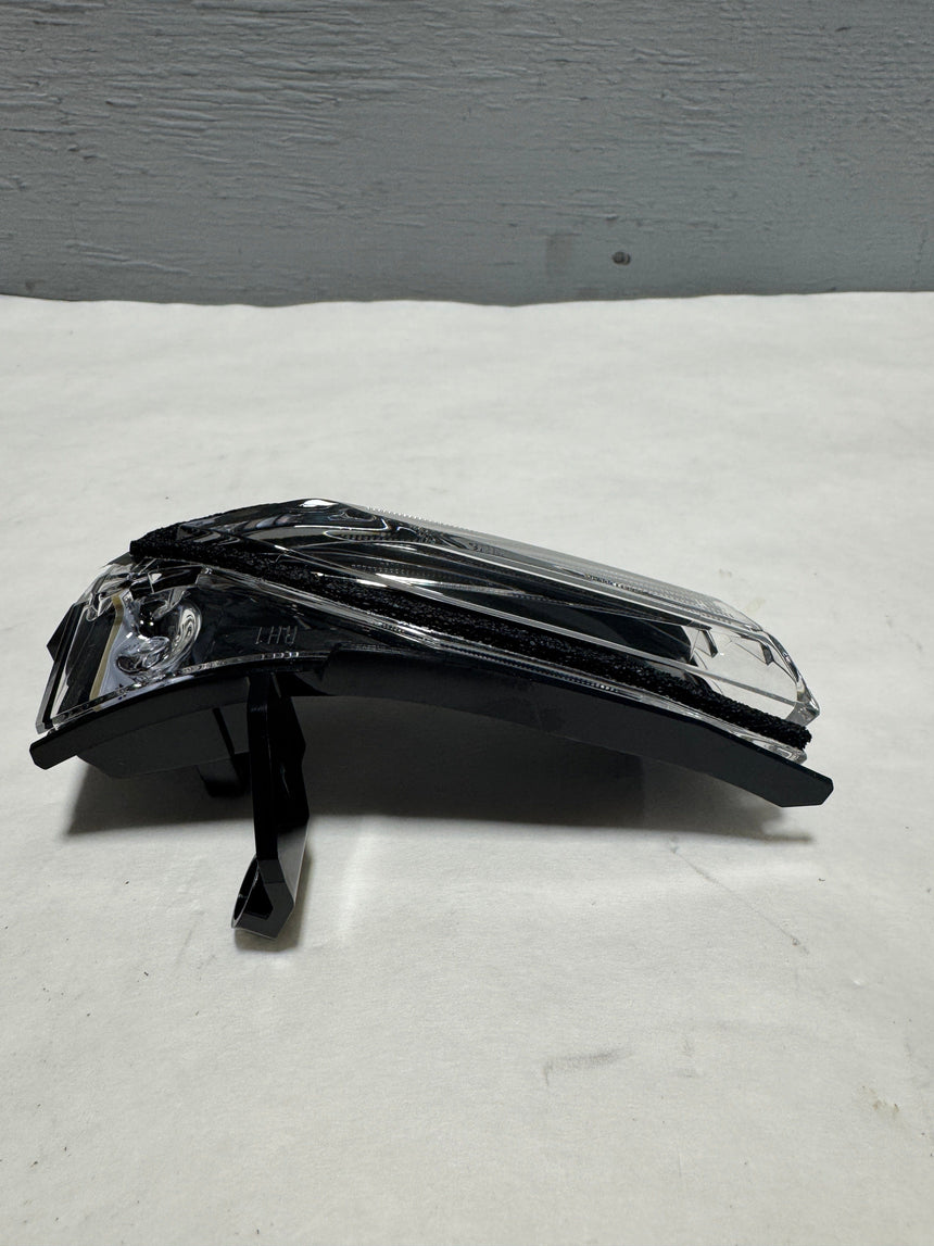 2021-2024 Tahoe Yukon Escalade Passenger Side Mirror Turn Signal Lamp New OEM