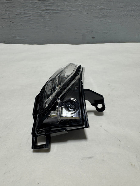 84642804 2021-2024 Tahoe Yukon Escalade Passenger Side Mirror Turn Signal Lamp New OEM