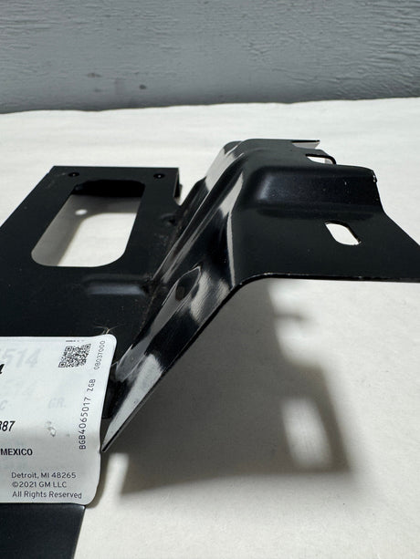 84561514 2021-2024 Tahoe Yukon Suburban Forward Range Radar Bracket OEM