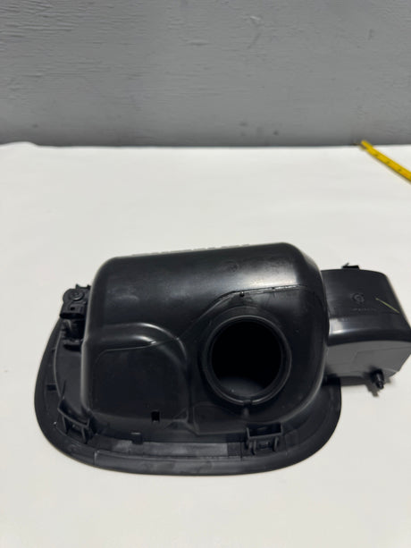 86805353 2021-2025 Suburban orYukon XL Fuel Gas Door Tank Filler Pipe Housing W/O Electric Locking Only
